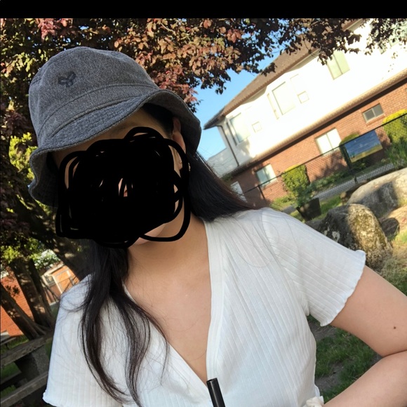 Aritzia bucket hat - Picture 3 of 3